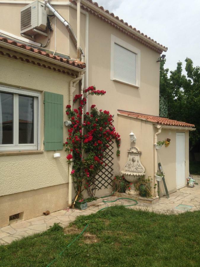 Charmant Studio A Uchaud Exterior foto